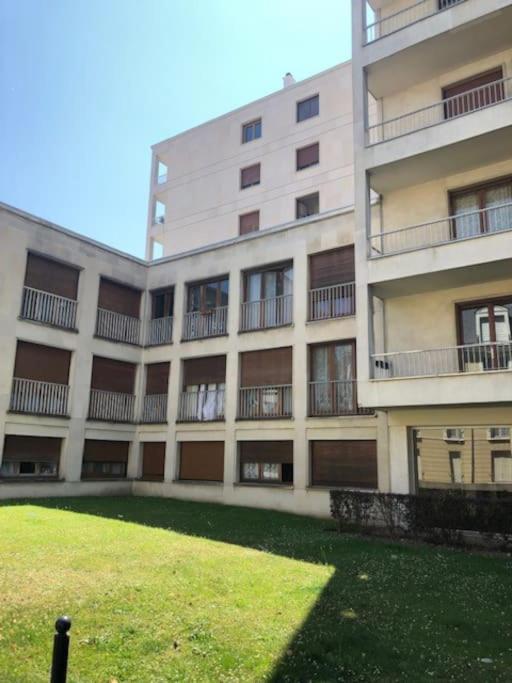 Nice Flat St Germain En Laye Centre 30 Minutes To Paris Сен-Жермен-ан-Ле Екстер'єр фото